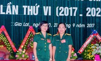 Hai chị em Tâm Tình (bên phải) và Hải Yến cùng vinh dự được bầu vào Đoàn Chủ tịch Đại hội Đoàn TNCS Hồ Chí Minh Binh đoàn 15 lần thứ VI, tháng 9/2017. Ảnh: N.S.