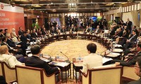 ASEAN-APEC lần đầu đối thoại không chính thức