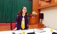 Bà Đặng Thị Tuyết, Trưởng ban Pháp chế TKV trả lời câu hỏi của báo chí chiều 4/1.