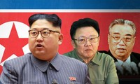 Ông Kim Jong-un có cách tiếp cận mới so với cha và ông trong quan hệ với Mỹ. Ảnh: CNN.