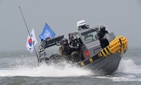 Quân đội Hàn Quốc dẹp tàu cá trái phép của Trung Quốc