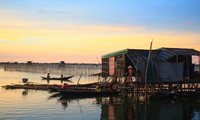 Quản lý đánh bắt trên đầm phá lớn nhất Đông Nam Á: Dân mừng, cán bộ thờ ơ