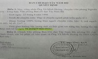 Quyết định công nhận ông Hoàng thành chuyên viên, ký ngày 24/7/2015 nhưng đóng dấu của mẫu dấu mới (mẫu dấu mới được Ban chỉ đạo Tây Nam bộ đăng ký từ ngày 21/8/2015)