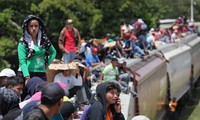 Dòng người nhập cư bất hợp pháp từ Trung Mỹ vào Mỹ vẫn không ngừng tăng. Ảnh: Getty Images