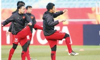 Các cầu thủ U23 Việt Nam có buổi tập duy nhất trước trận bán kết với U23 Qatar tại Thường Châu, Trung Quốc. Ảnh: Hưu Phạm.
