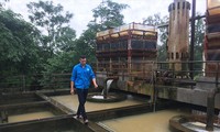 Một nhà máy cung cấp nước sạch từ nguồn nước ngầm ở huyện Phú Xuyên. Ảnh: Trường Phong.