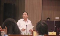 Đại biểu Lưu Bình Nhưỡng phát biểu ý kiến quan điểm của mình về dự thảo luật 
