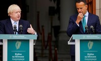 Thủ tướng Anh Boris Johnson (trái) phát biểu cùng Thủ tướng Ireland Leo Varadkar tại Dublin ngày 9/9. Ảnh: Reuters