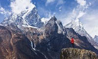 Cơ thể bị tác động như thế nào khi leo lên đỉnh Everest