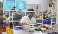 Quán phở đắt khách ngày Hà Nội cho phép bán hàng trở lại