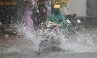 Miền Bắc mưa giảm dần, Nam Bộ mưa lớn kéo dài