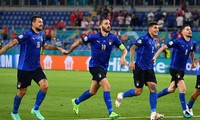 Dự bị lên tiếng, Italia nhọc nhằn vượt qua Áo