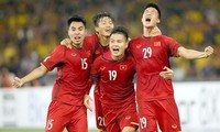 Đội tuyển Việt Nam vẫn bám trụ trong top 100 FIFA