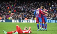 Ngược dòng hạ Atletico, Barca chiếm tốp 4