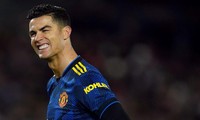 Ronaldo bực bội với đồng đội vì bị ngó lơ