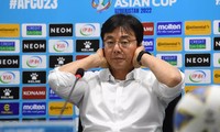 HLV tuyển U23 Hàn Quốc thừa nhận mắc sai lầm khiến đội nhà thua Nhật Bản