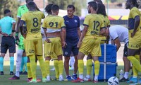 Pau FC lại thua trận, HLV Tholot thẳng thừng chê học trò