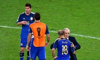 Chuyện lạ: Đồng đội của Messi ở ĐT Argentina chuyển sang chơi bóng rổ chuyên nghiệp 