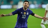 Messi ghi bàn khiến cả CĐV đối phương bật dậy ăn mừng