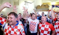 Các CĐV Argentina và Croatia ‘chiến đấu’ căng thẳng từ trước giờ bóng lăn 