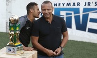 Cha của Neymar bị cảnh sát bắt giữ