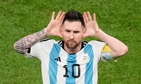 Messi hối hận vì ăn mừng trêu tức Van Gaal