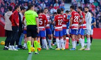 CĐV đột tử trên khán đài, La Liga hủy trận đấu