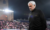 Roma thua bạc nhược, Mourinho dọa chia tay