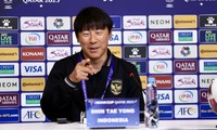 HLV Shin Tae-yong cười thích thú khi biết Indonesia chung bảng Việt Nam