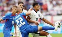 HLV Slovakia chê đội tuyển Anh, ám chỉ đối phương đá hèn