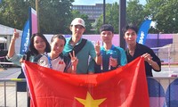 Thùy Linh xúc động vì người hâm mộ vượt khó đến cổ vũ tại Olympic Paris