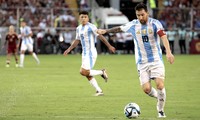 Messi im tiếng, Argentina mất điểm trong trận &apos;thủy chiến&apos;