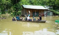 Yên Bái, Lào Cai: Mưa lớn, lũ lên, có nơi nước ngập sâu cả mét