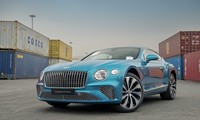 Bentley Continental GT Azure V8 độc bản cập bến Việt Nam