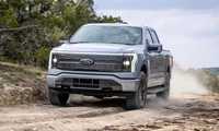 Ford triệu hồi loạt bán tải điện do nguy cơ rơi kính chắn gió