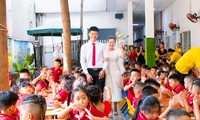 Cô giáo mầm non tổ chức lễ cưới trong trường, hàng trăm khách mời nhí phấn khích dự tiệc 