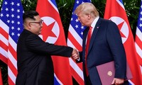  Hai nhà lãnh đạo Mỹ, Triều tại Hội nghị thượng đỉnh Singapore 12/6. (Ảnh: Reuters)
