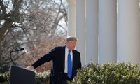 Tổng thống Trump sau khi kết thúc tuyên bố Tình trạng khẩn cấp quốc gia ở Vườn Hồng tại Nhà Trắng vào hôm thứ Sáu vừa qua (15/2) (Ảnh: Jim Young/Reuters)
