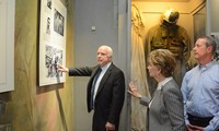 Cố nghị sĩ John McCain và ký ức với người Hà Nội 
