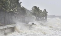 Siêu bão Rai giật cấp 14, nguy cơ cao sạt lở 700 km đê biển