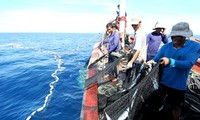 Lệnh cấm đánh bắt cá của Trung Quốc là phi lý, các địa phương động viên ngư dân bám biển