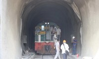 Sạt lở hầm đường sắt Chí Thạnh: Trung chuyển 2.700 khách của 12 đoàn tàu 