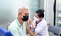 Dự kiến vắc xin sốt xuất huyết vừa được phê duyệt sẽ có mặt tại một số trung tâm tiêm chủng trong nước bắt đầu từ tháng 9/2024. Ảnh: L.N