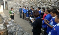 Đoàn đại biểu thanh niên, sinh viên Lào thăm di tích Nhà tù Sơn La trong hành trình Theo Dấu chân lãnh tụ Việt Nam - Lào năm 2017. Ảnh: CTV