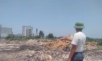 Khu vực ruộng của nhiều hộ dân ở xã Tăng Tiến bị đơn vị thi công mặt bằng Khu công nghiệp Việt Hàn đổ đất san lấp