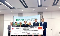 Đại sứ Việt Nam tại Nhật Bản, đại diện Tập đoàn Tân Long, Ngân hàng Kiraboshi Nhật Bản và các đối tác tham dự sự kiện ra mắt gạo A An tại Nhật Bản