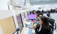 Điều hành bay tại Trung tâm Kiểm soát đường dài TP Hồ Chí Minh của Tổng Công ty Quản lý bay Việt Nam Ảnh: Phạm Thanh