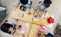 Hàn Quốc đề xuất các bé gái đi học sớm hơn để tăng tỷ lệ sinh 