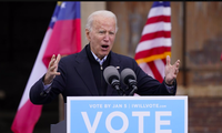 Ông Joe Biden phát biểu tại Atlanta vận động cử tri ủng hộ 2 ứng viên thượng nghị sỹ của đảng Dân chủ ngày 15/12. Ảnh: AP