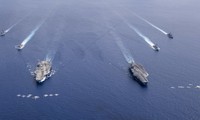 Các tàu hải quân Mỹ đi vào Biển Đông. Ảnh: VS Navy